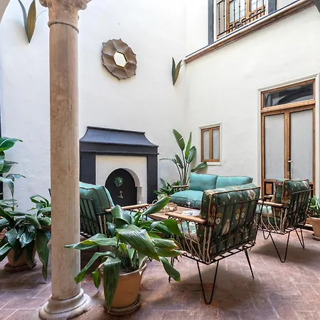 Genteel Casa Augusto Plasencia *